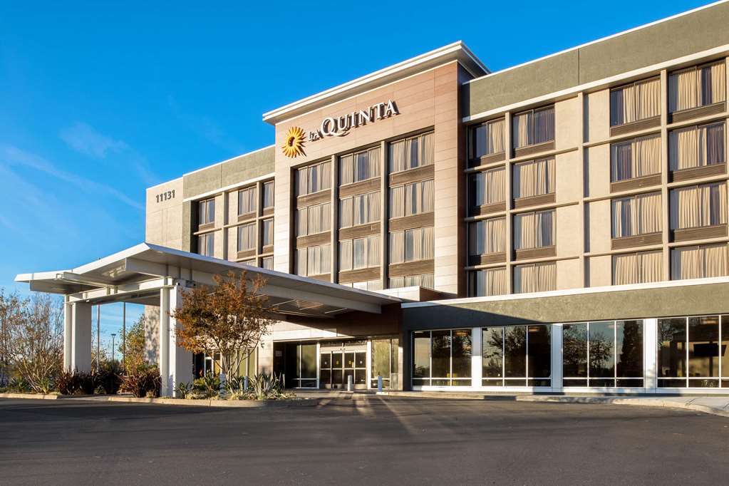La Quinta Inn & Suites by Wyndham Rancho Cordova Sacramento - photo 2
