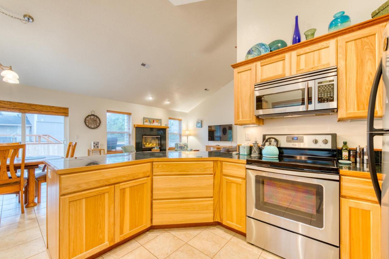 Seaglass and Agate in Rockaway Beach, United States