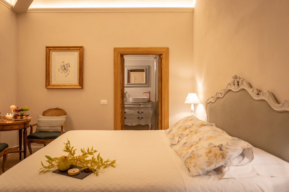 San Michele al Castello — 4-Star Luxury Hotel in Castiglion Fiorentino, Italy