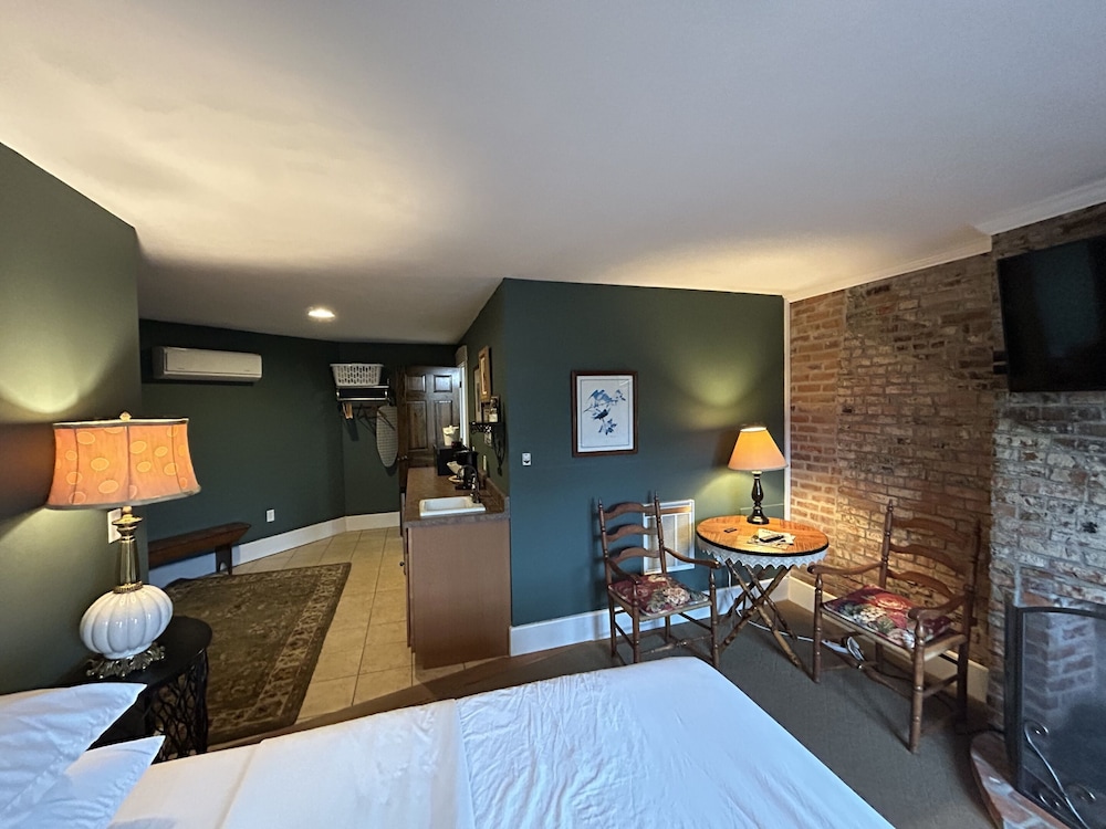 William Watson Hotel - photo 17