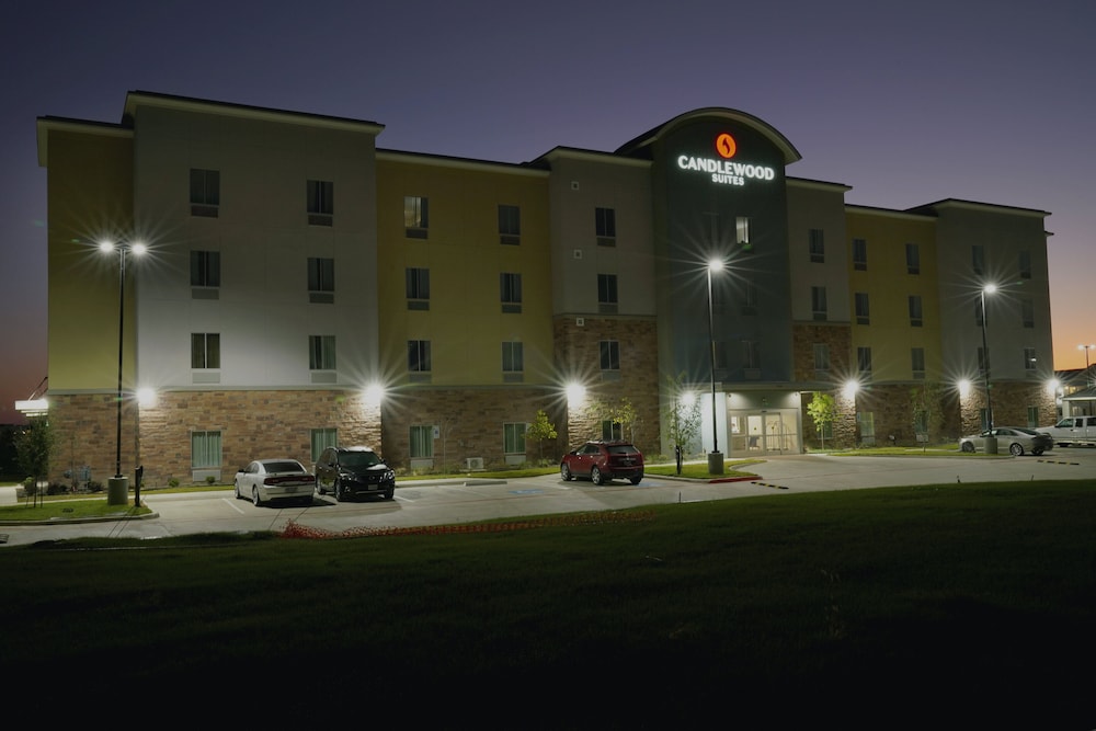 Candlewood Suites Plano North by IHG - photo 29