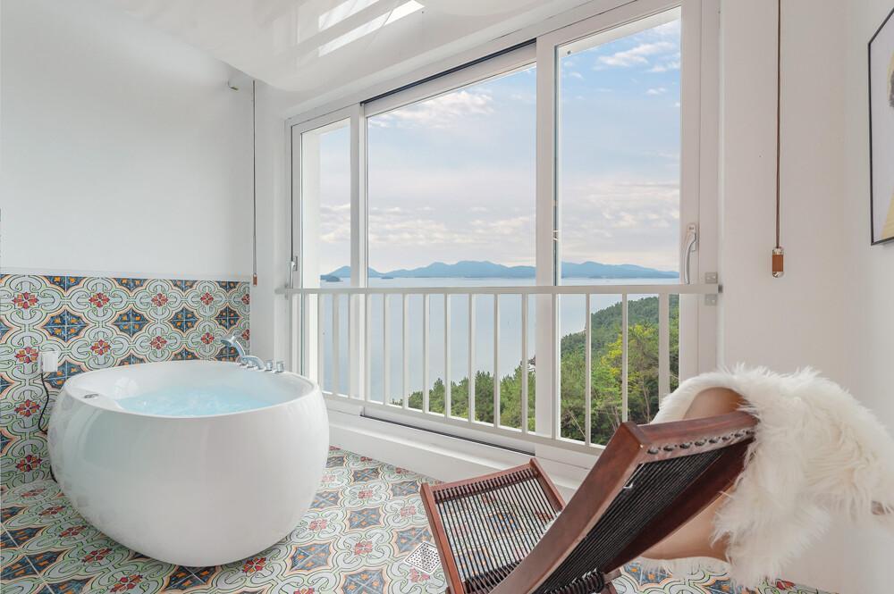 Rise Hill Oceanview Pension — 4-Star Luxury Hotel in Yeosu, South Korea