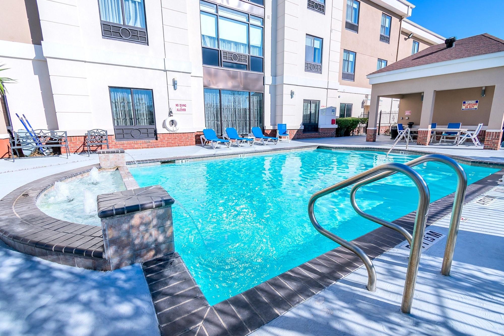 Holiday Inn Express & Suites Houston East by IHG - photo 17