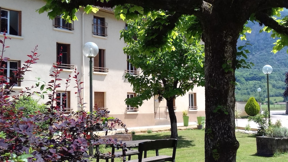 Hôtel du Monolithe in Villebois, France