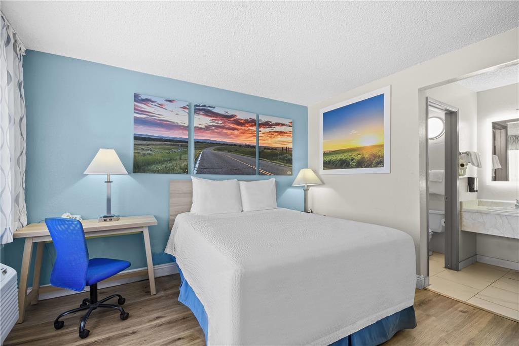 Days Inn by Wyndham Lost Hills - photo 11