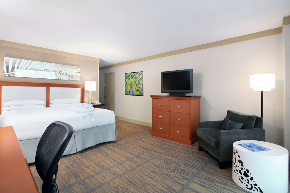 DoubleTree by Hilton Hotel Miami Airport & Convention Center - photo 13