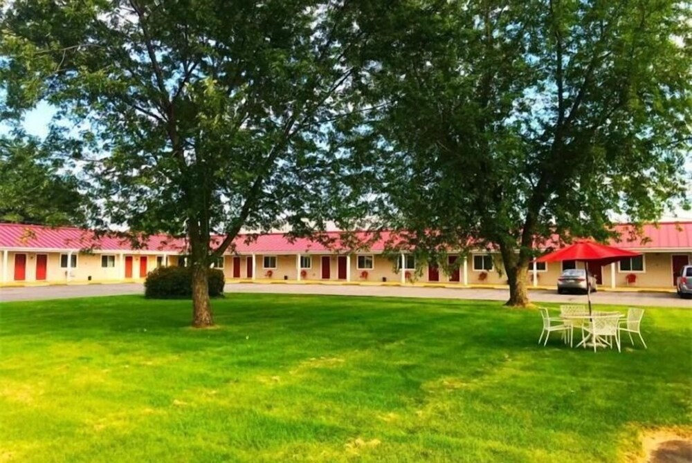 Belmont Motel - photo 40