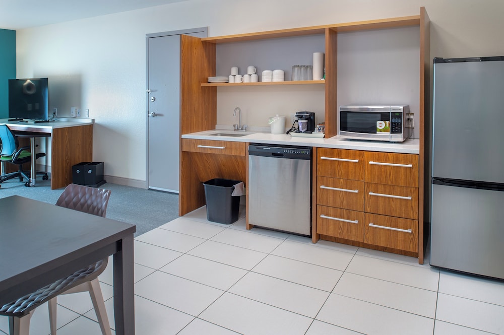 Home2 Suites by Hilton St. Louis Forest Park - photo 13