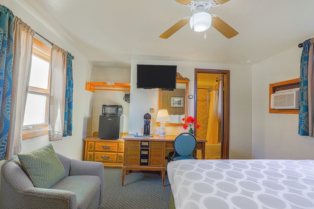 Love Hotels Silver Street by OYO at Hurley WI - photo 11