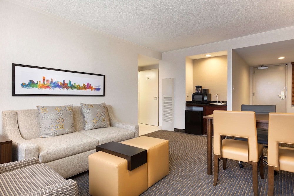 Embassy Suites by Hilton Baltimore at BWI Airport - photo 16