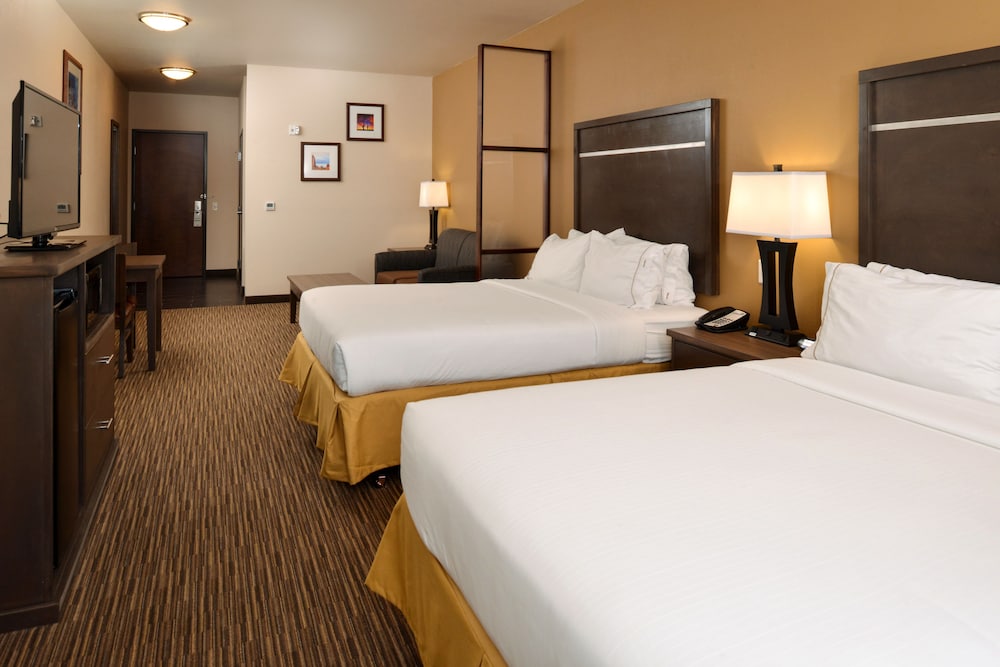 Holiday Inn Express & Suites Globe by IHG - photo 16