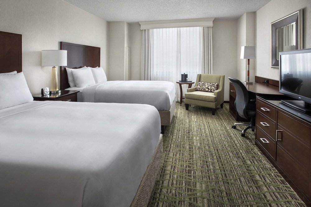 Philadelphia Airport Marriott - photo 13