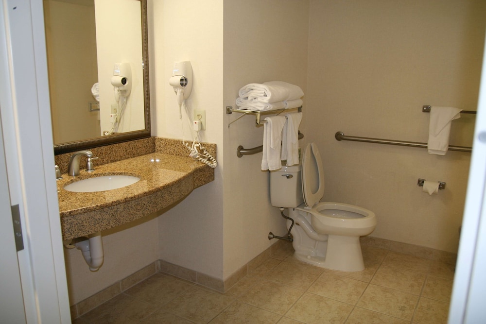 Hampton Inn Doylestown - photo 34