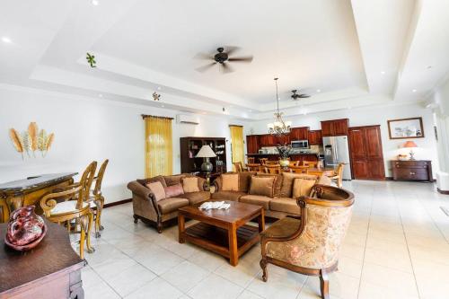 Villa Encanto by Vacation Pura Vida — 4-Star Luxury Hotel in Bejuco, Costa Rica