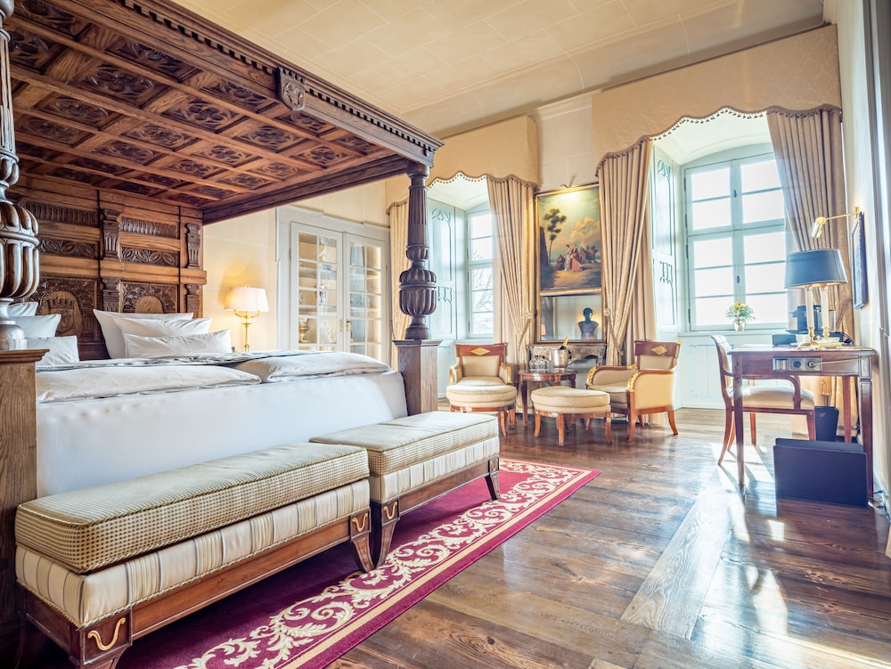 Schloss Frankenberg - carbon neutral hotel in Uffenheim