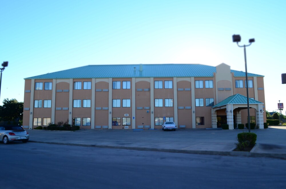 Quality Suites Abilene TX - photo 92
