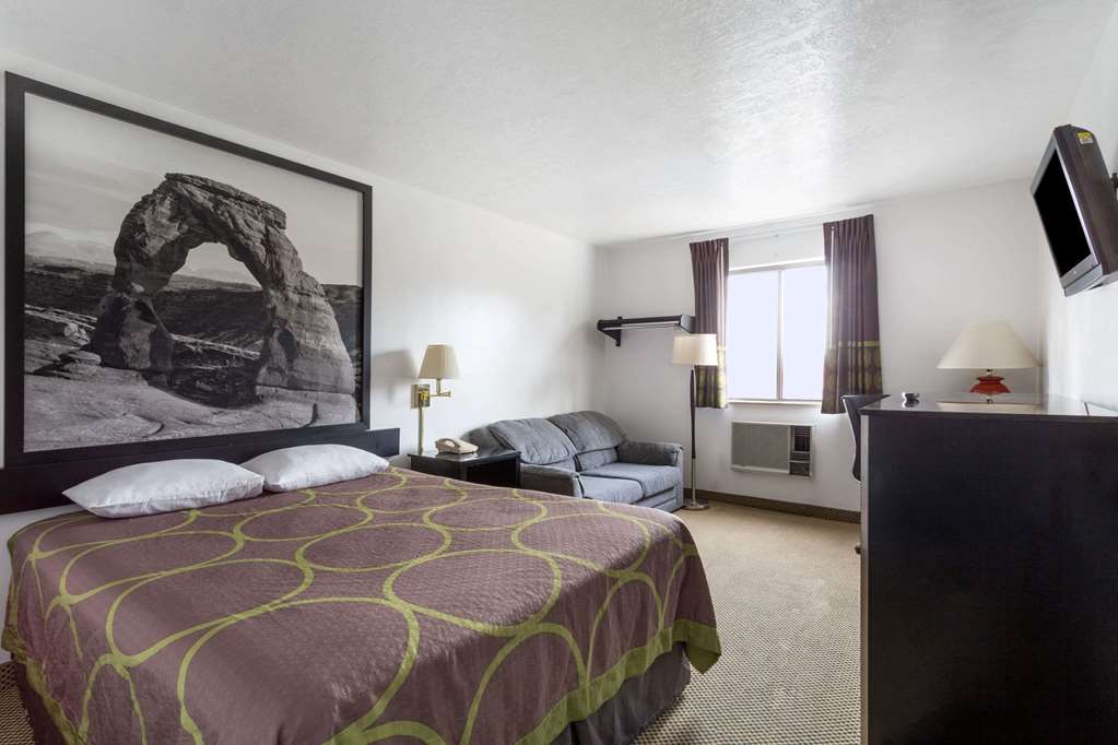 Super 8 by Wyndham Logan - photo 8