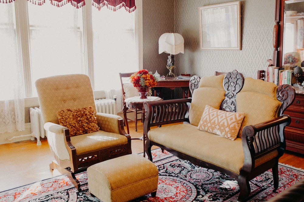Aurora Staples Inn - photo 15