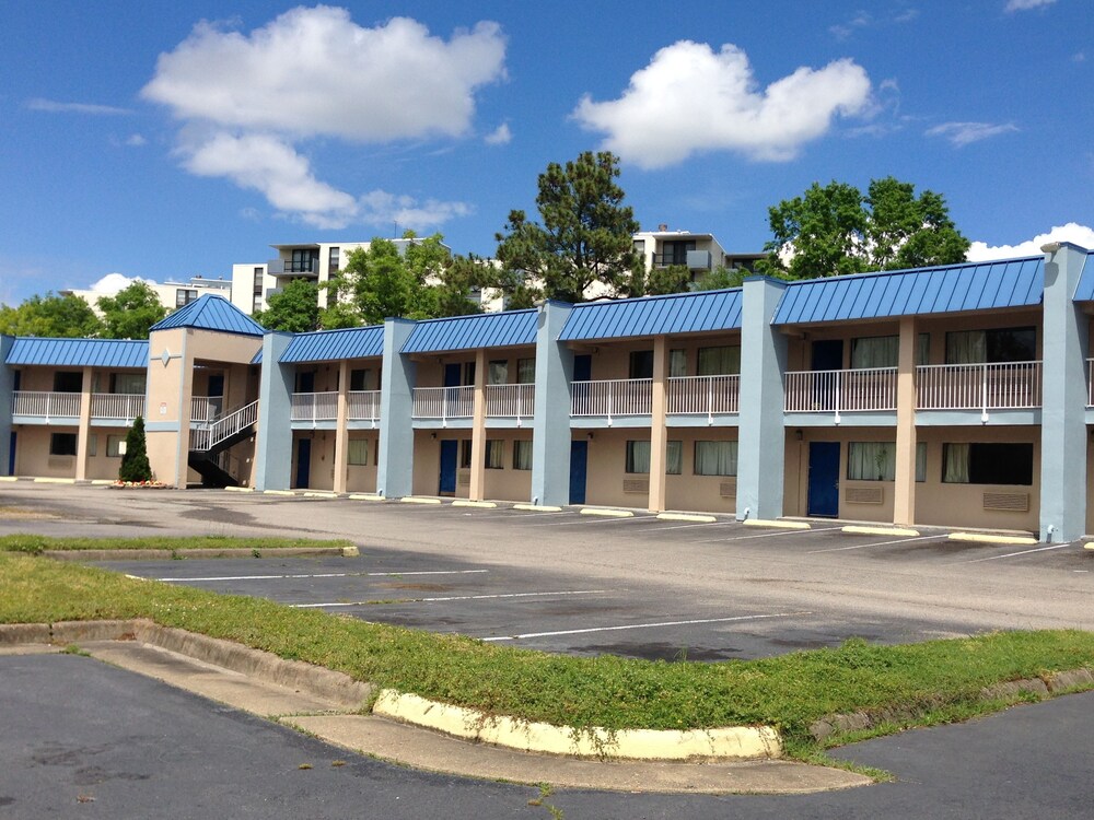 Super 8 by Wyndham Portsmouth Norfolk - photo 19