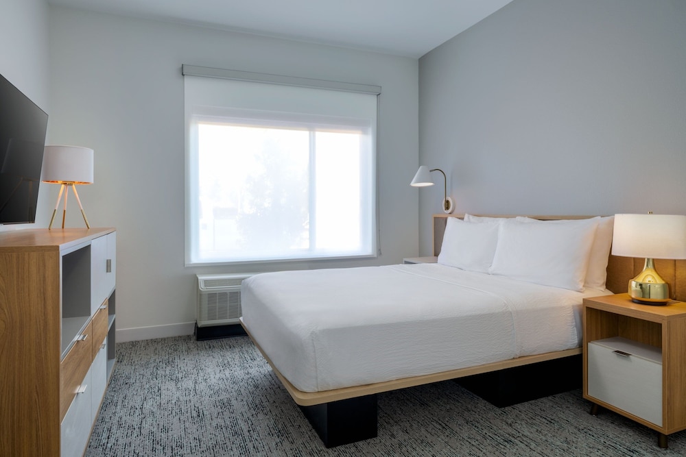 TownePlace Suites by Marriott Brunswick - photo 8
