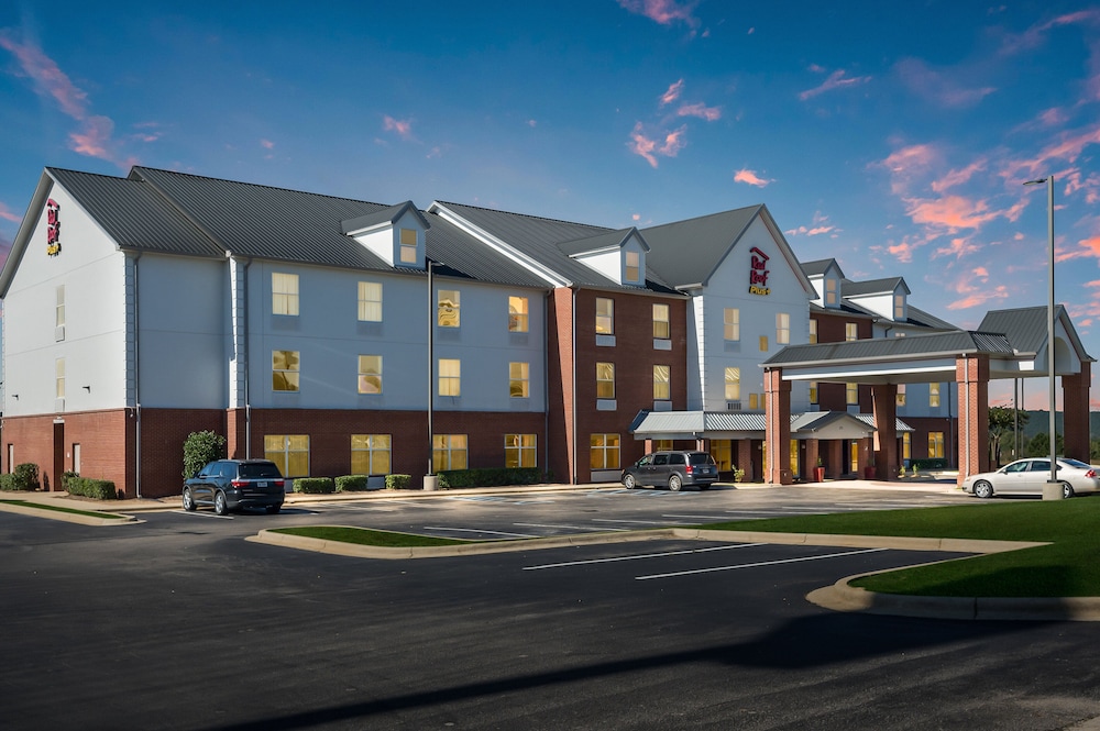 Red Roof Inn PLUS & Suites Birmingham Bessemer - photo 29