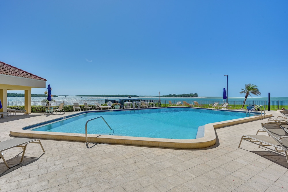 Marco Island Condo w Ocean Views Resort Perks - photo 18