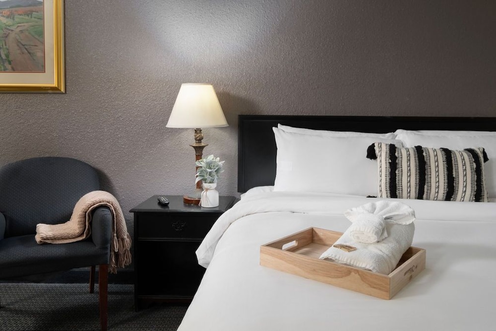 The Westerner Extended Stay - photo 14