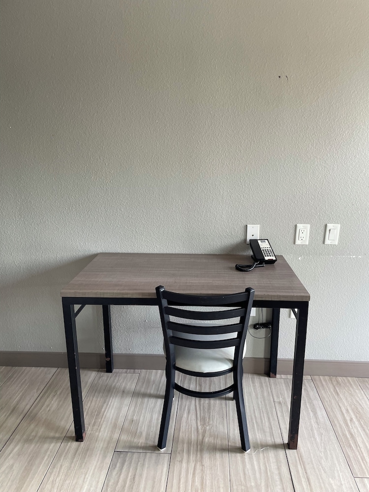Express Inn Richey - photo 23