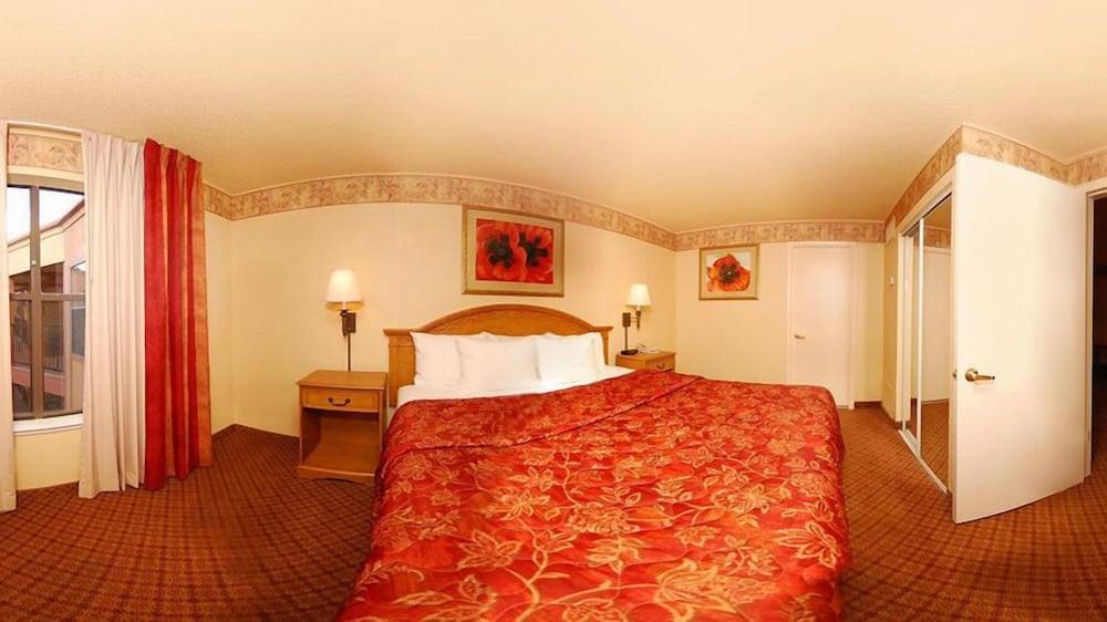 Pan American Inn & Suites - photo 8
