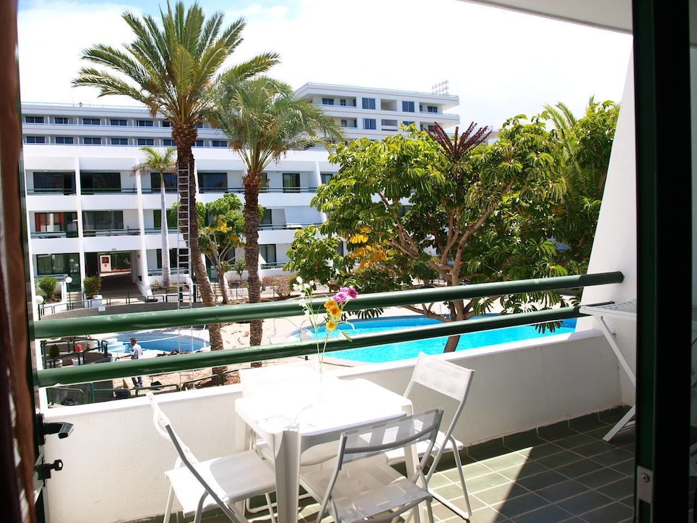 Optimist 1 — 4-Star Luxury Hotel in Playa De Las Americas, Spain