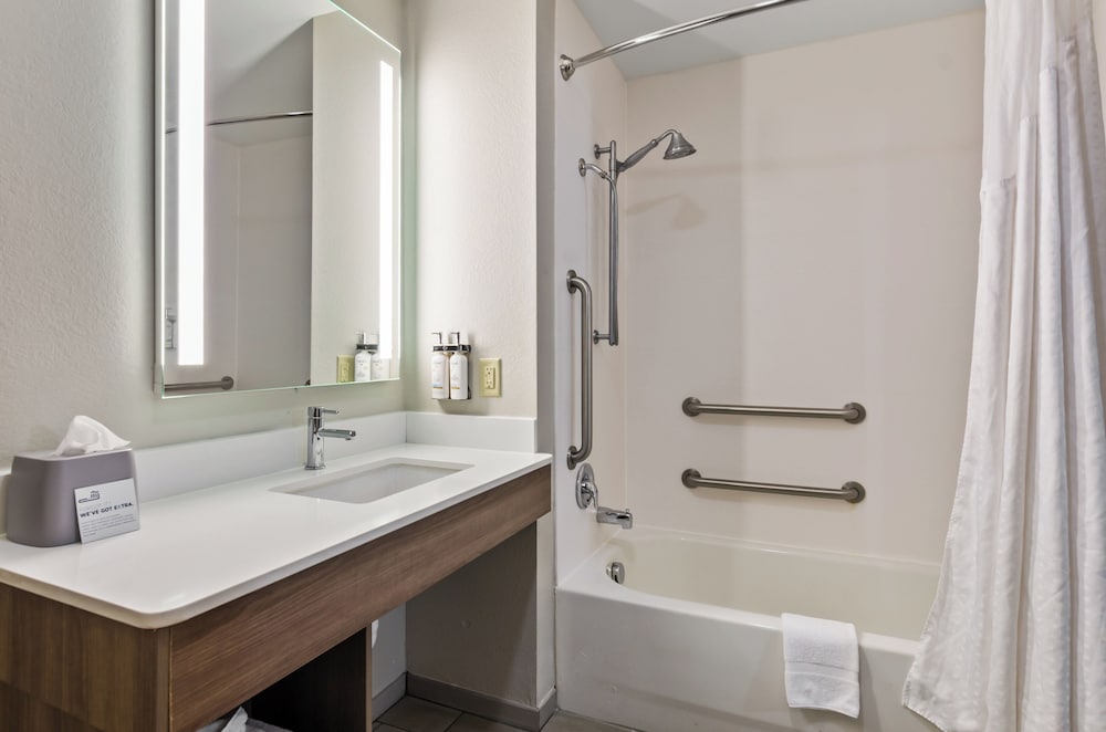Holiday Inn Express and Suites Wytheville by IHG - photo 12