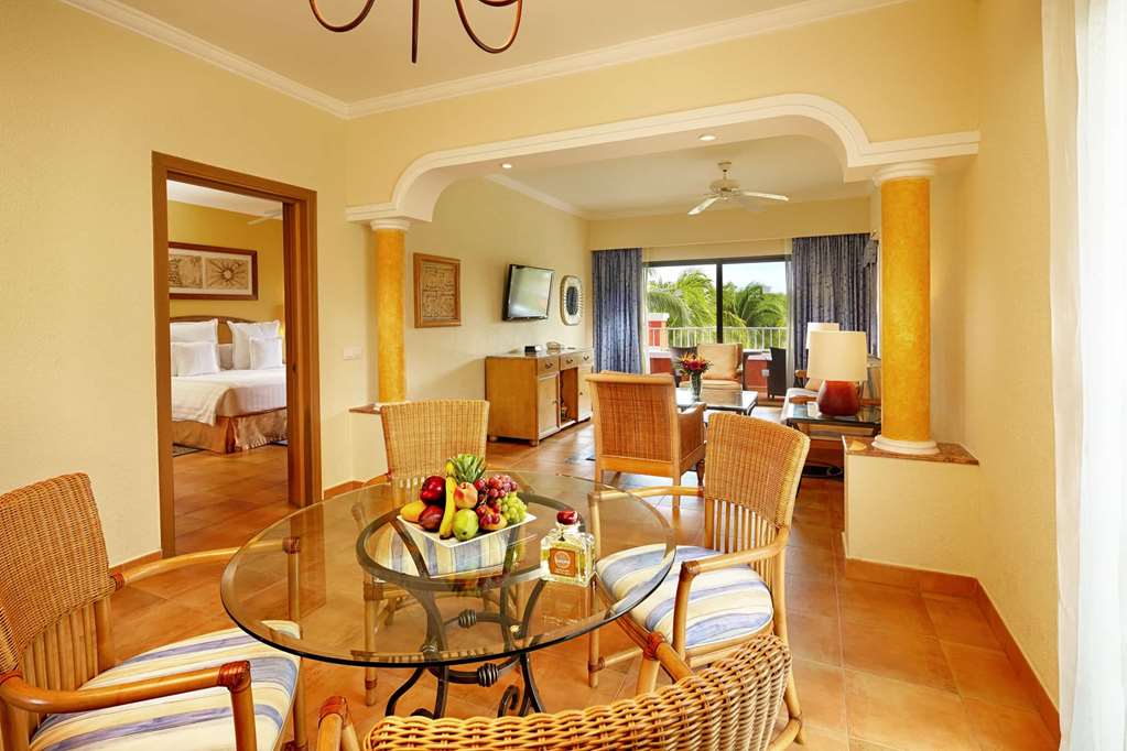 BMAYACO ROOM