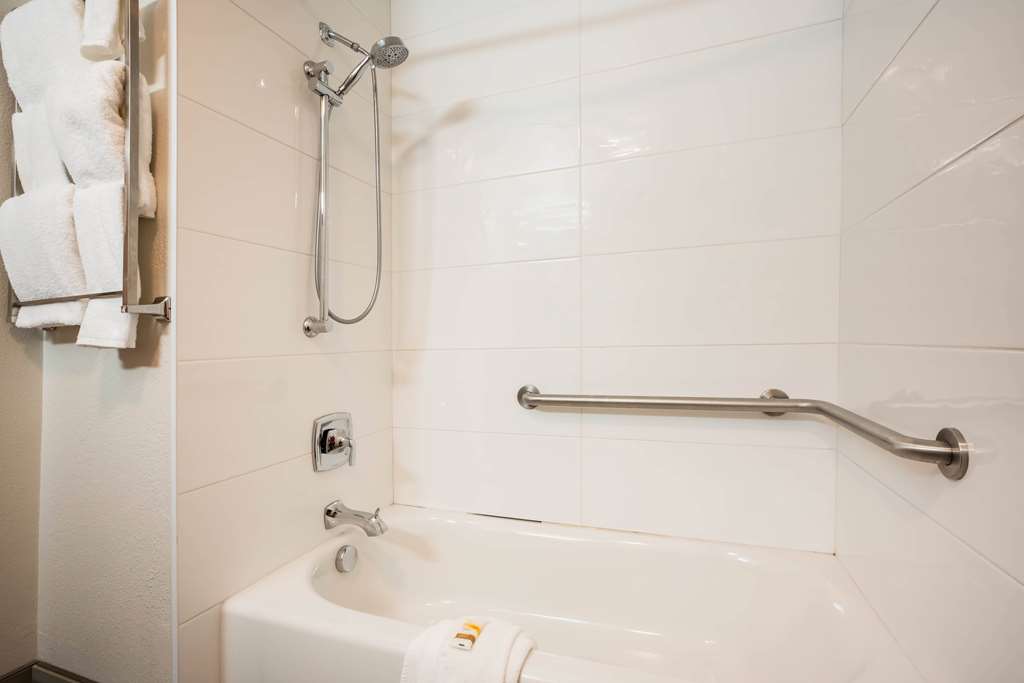 La Quinta Inn & Suites by Wyndham Grants Pass - photo 28