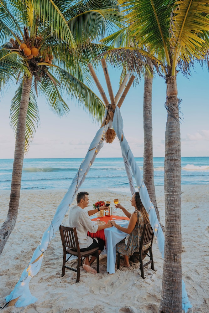 Couples dining