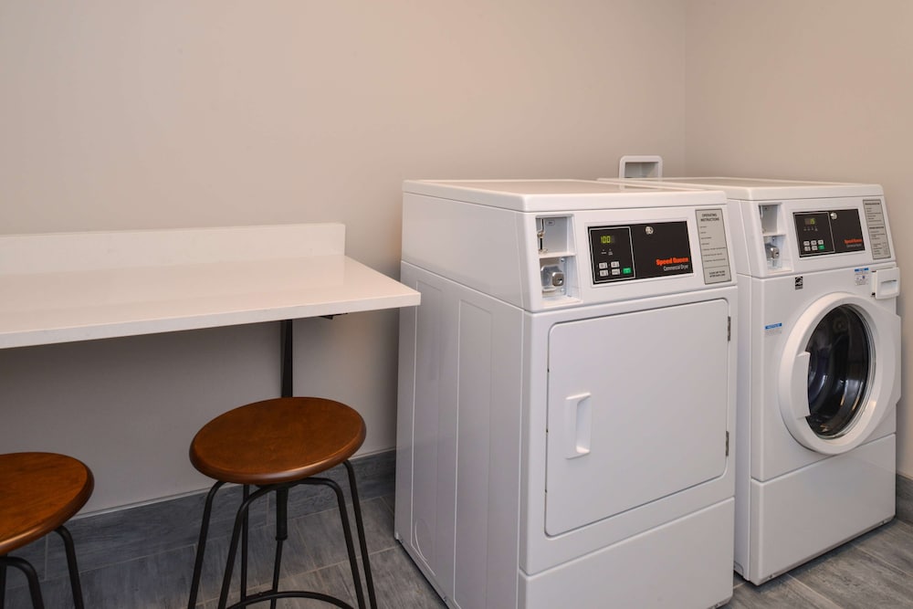 Hampton Inn & Suites Cincinnati Mason - photo 41