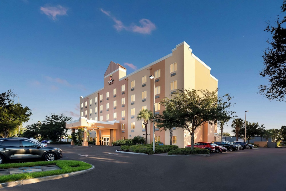Comfort Suites Tampa Airport North - photo 36