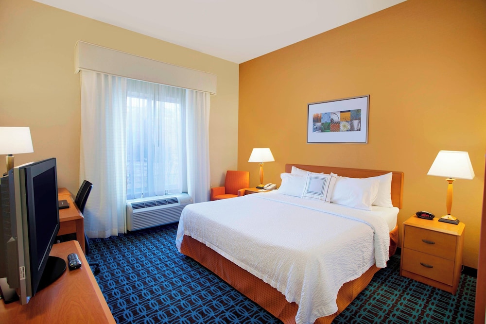 Fairfield Inn & Suites by Marriott Detroit Metro Airport Romulus - photo 8