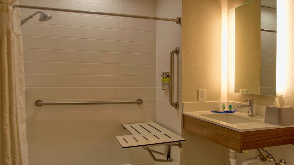 Holiday Inn Express Hotel & Suites BYRAM by IHG - photo 16