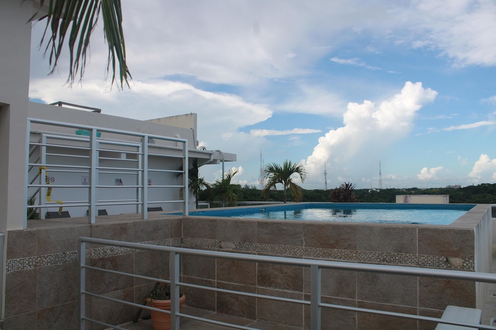 Rooftop pool