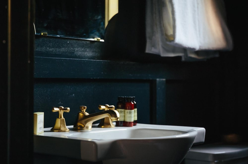 Brentwood Hotel - photo 10