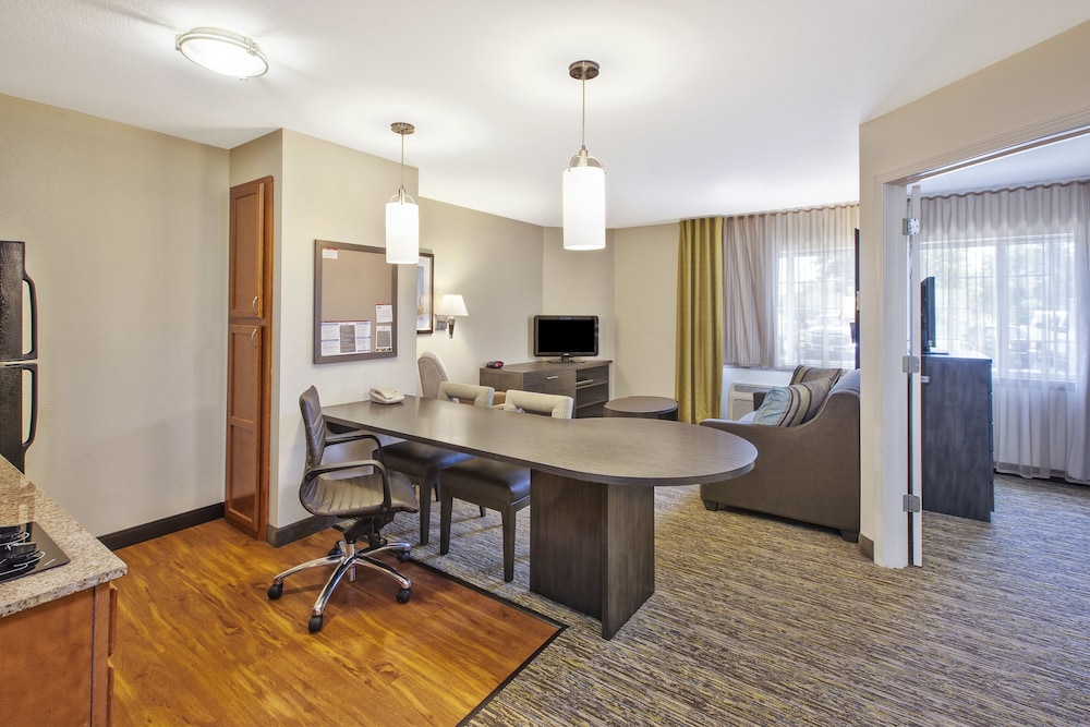 Candlewood Suites Indianapolis Airport by IHG - photo 16