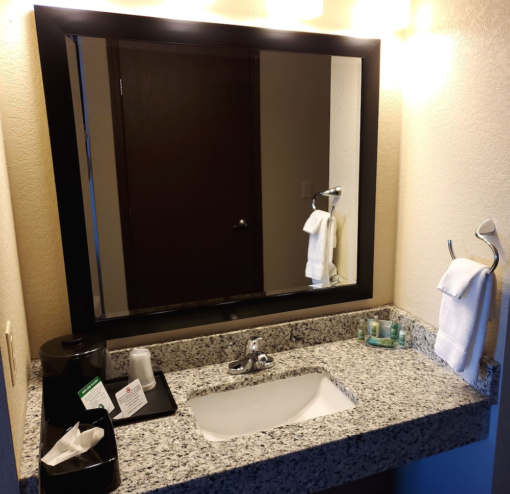 Cobblestone Inn & Suites Maryville - photo 63