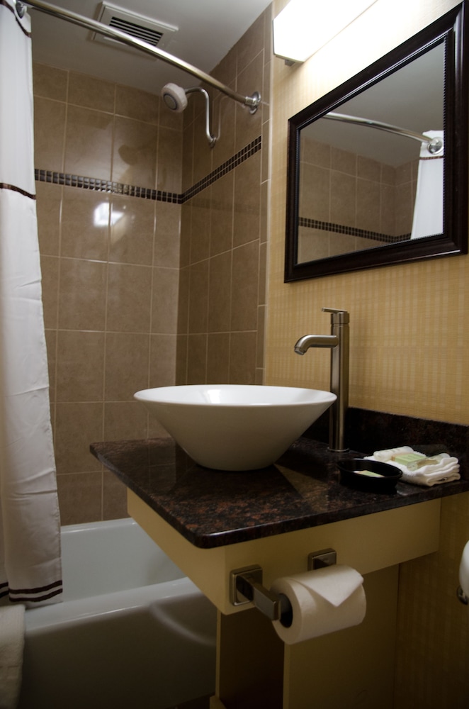 AAshram Hotel by Niagara River - photo 15
