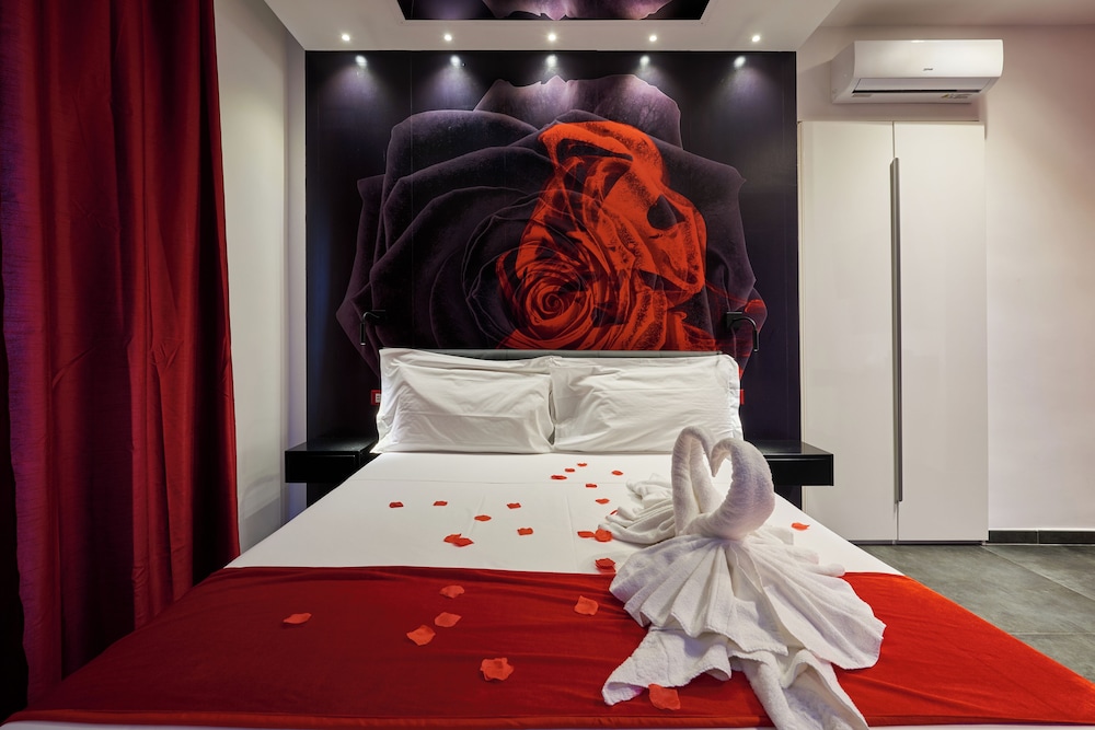 Suite Quarto Miglio — 4-Star Luxury Hotel in Rome, Italy