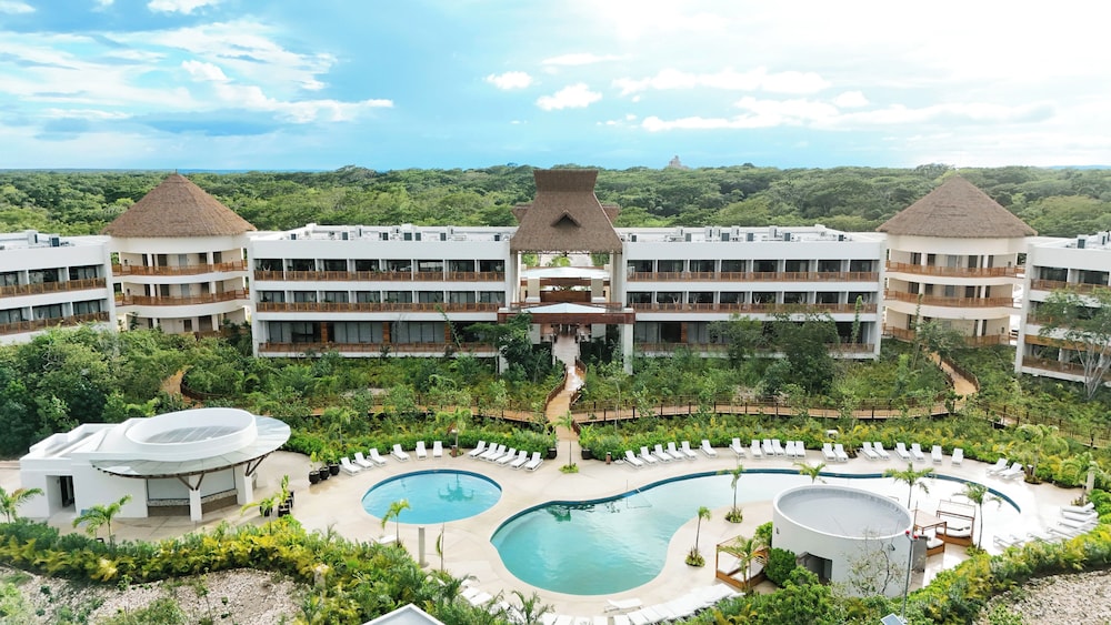 Hotel Mundo Maya Edzná — hotel in Timucuy
