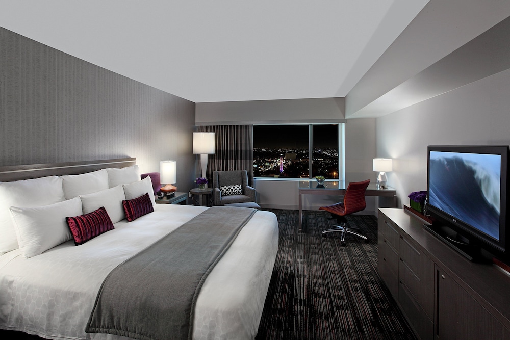 Loews Hollywood Hotel - photo 9