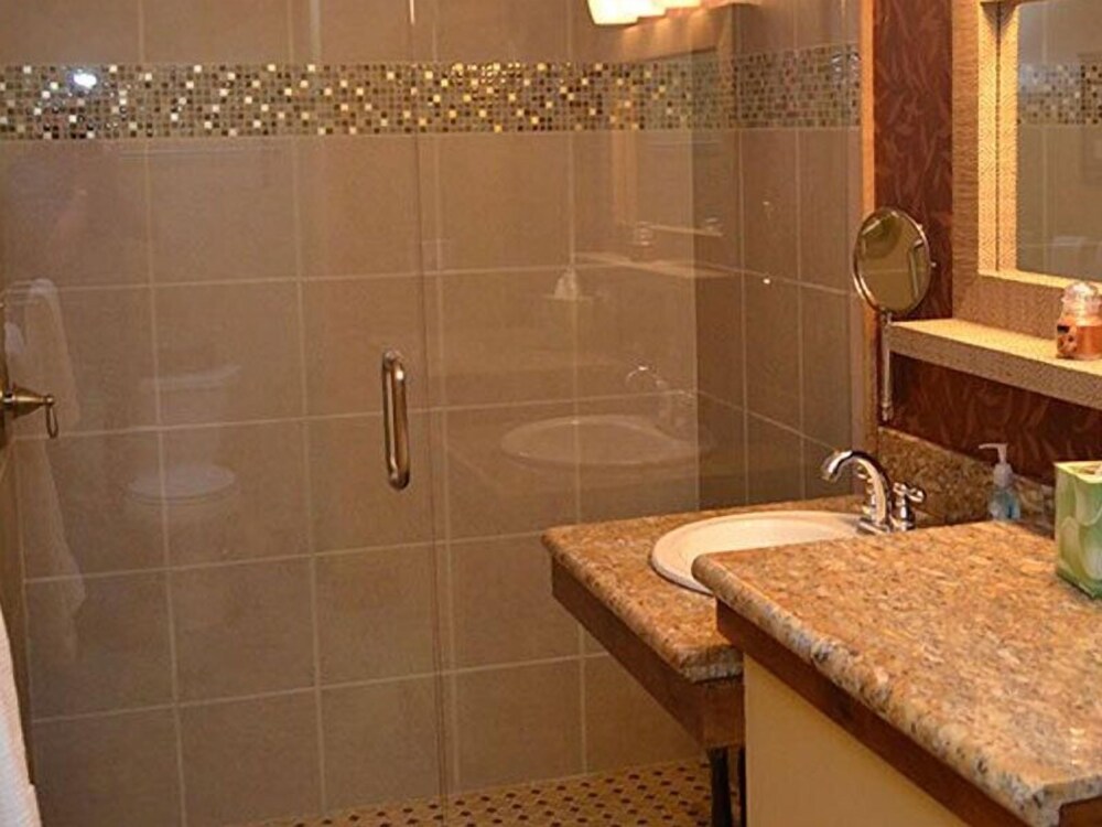 Torchlight Inn - photo 30