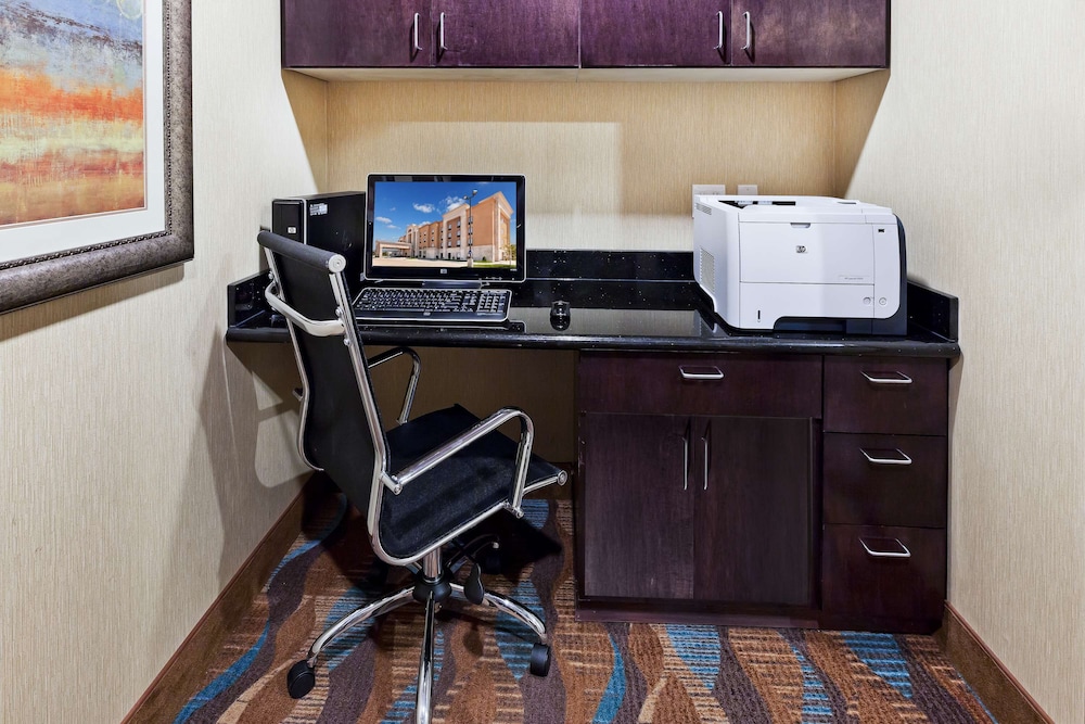 Hampton Inn & Suites Liberal - photo 21