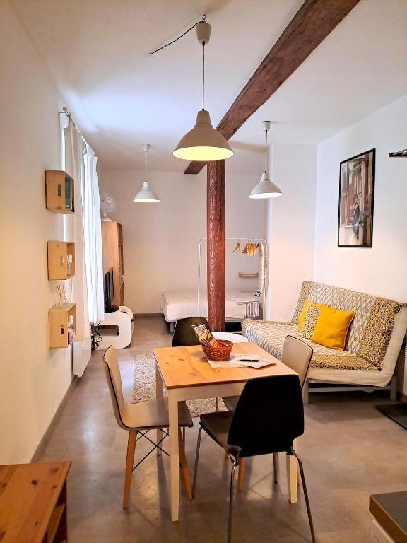 Magnificent apartment in the center of Prague — 4-Star Luxury Hotel in Prague, Czech Republic