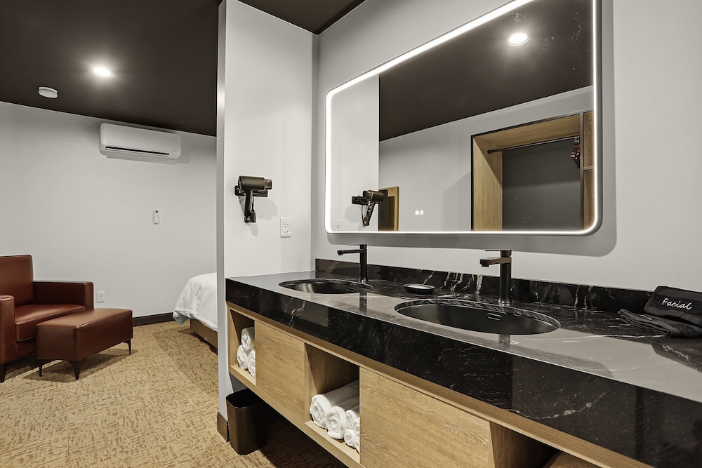 The Hermann Motel - photo 22